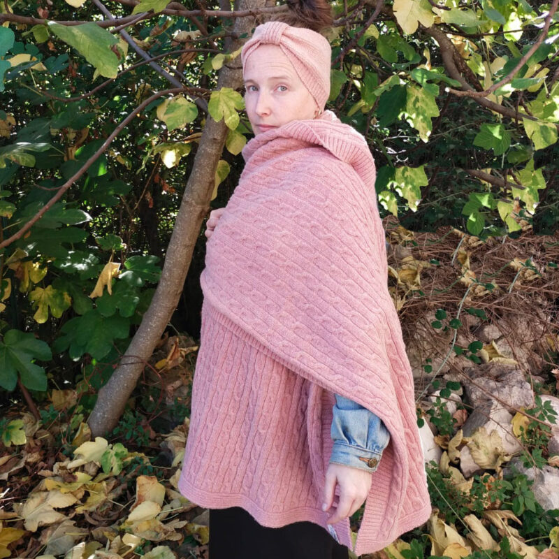 Stola a Trecce in Pura Lana Tinta con Ibiscus